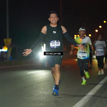 Runner Photo 7630798