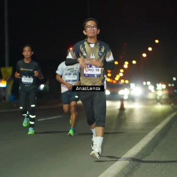 Runner Photo 7630937