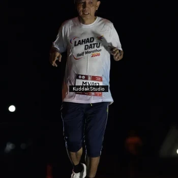 Runner Photo 7630990