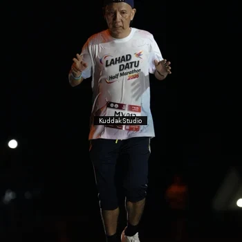 Runner Photo 7630993