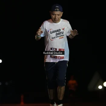 Runner Photo 7630998