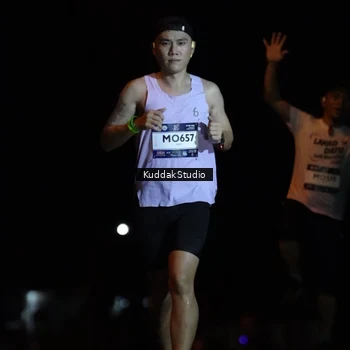 Runner Photo 7631027