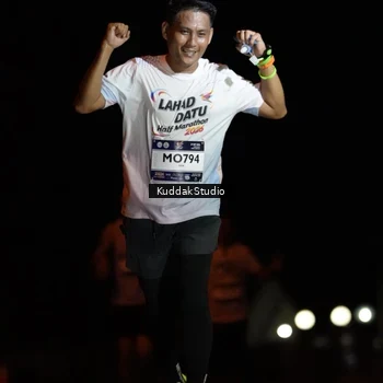 Runner Photo 7631035