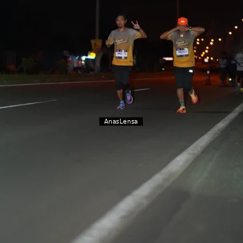 Runner Photo 7631058