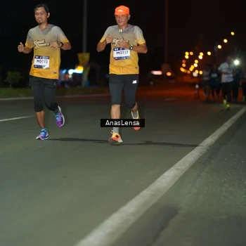 Runner Photo 7631113