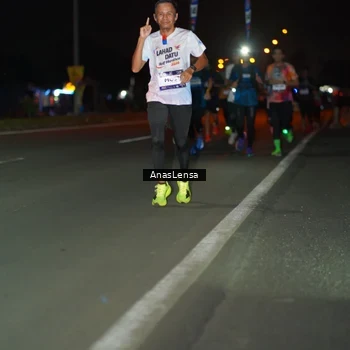 Runner Photo 7631132