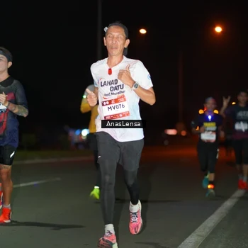 Runner Photo 7631256