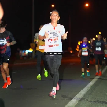 Runner Photo 7631259