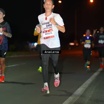 Runner Photo 7631263