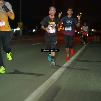 Runner Photo 7631302