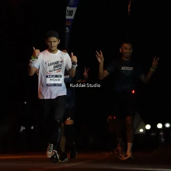 Runner Photo 7631473