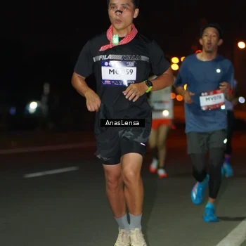 Runner Photo 7631553