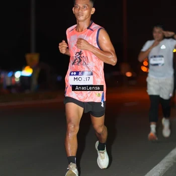 Runner Photo 7631695