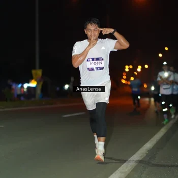 Runner Photo 7631698