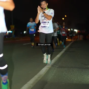 Runner Photo 7631718