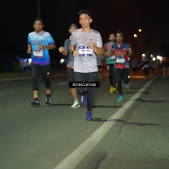 Runner Photo 7631732
