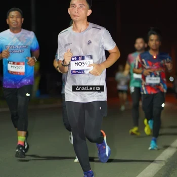 Runner Photo 7631734