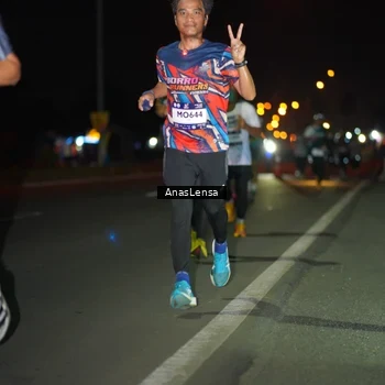 Runner Photo 7631737