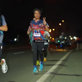 Runner Photo 7631740
