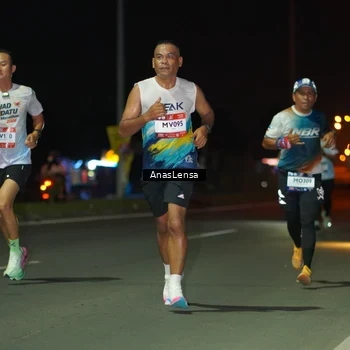 Runner Photo 7631746
