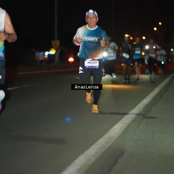 Runner Photo 7631750