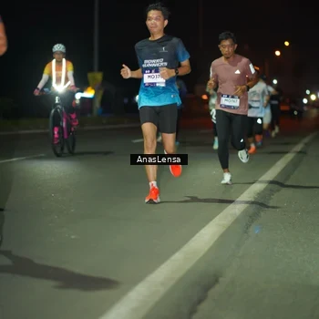 Runner Photo 7631765