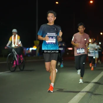 Runner Photo 7631770