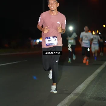 Runner Photo 7631781