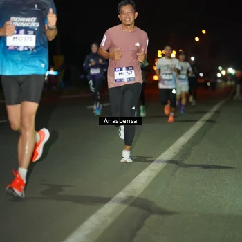 Runner Photo 7631790