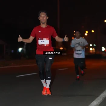 Runner Photo 7631820
