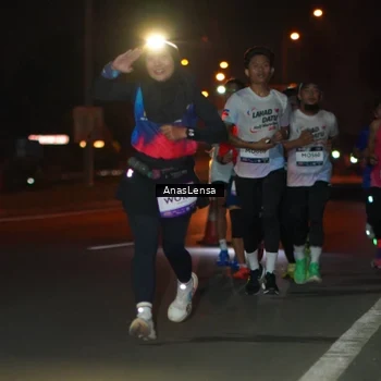 Runner Photo 7631884