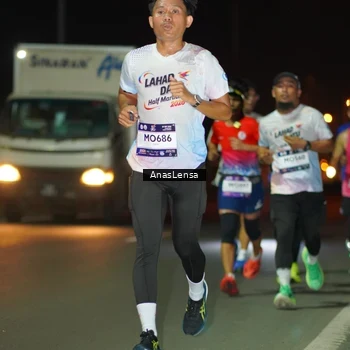 Runner Photo 7631906