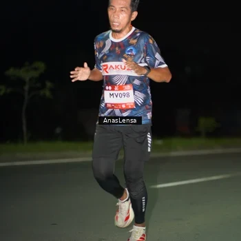 Runner Photo 7631955