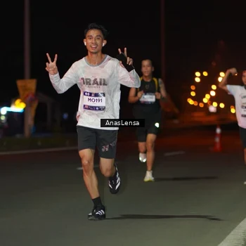 Runner Photo 7632024