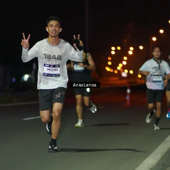 Runner Photo 7632026