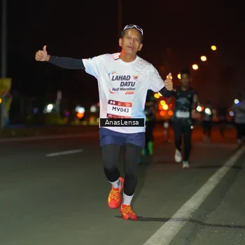 Runner Photo 7632102