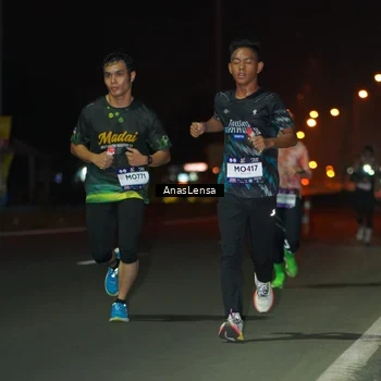 Runner Photo 7632108