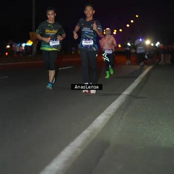 Runner Photo 7632109