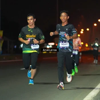 Runner Photo 7632111