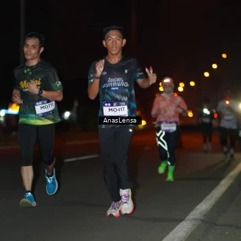 Runner Photo 7632116