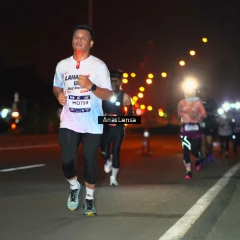 Runner Photo 7632135