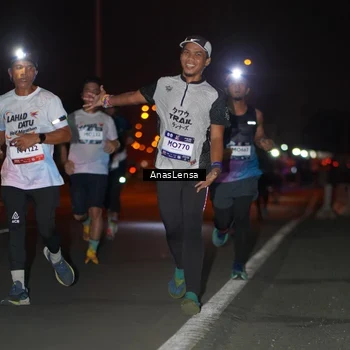 Runner Photo 7632180