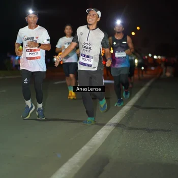 Runner Photo 7632195