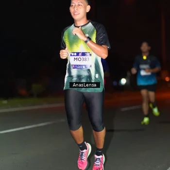 Runner Photo 7632210