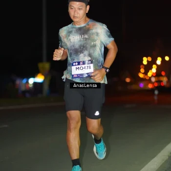 Runner Photo 7632304