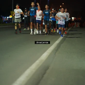 Runner Photo 7632349