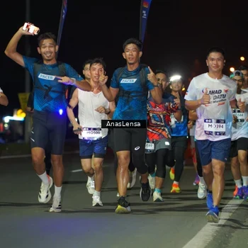 Runner Photo 7632358