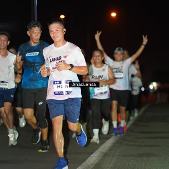 Runner Photo 7632368