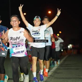 Runner Photo 7632375