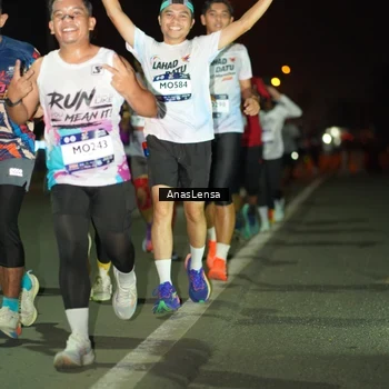 Runner Photo 7632376